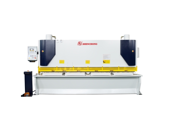 數(shù)控剪板機.jpg 數(shù)控剪板機.jpg