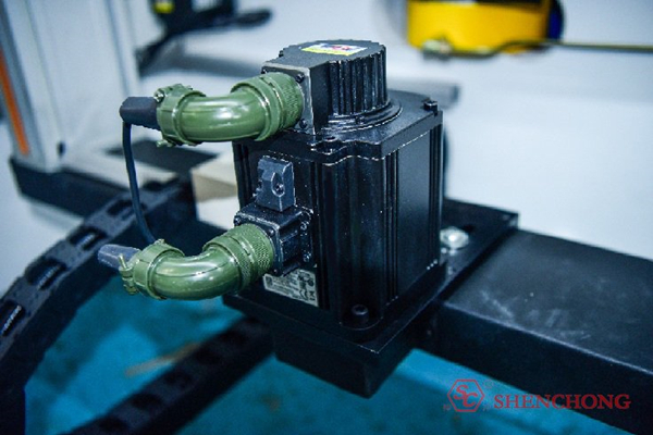 伺服電機.jpg 伺服電機.jpg