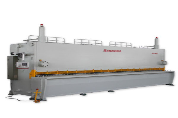 無(wú)錫神沖數(shù)控液壓剪板機(jī)