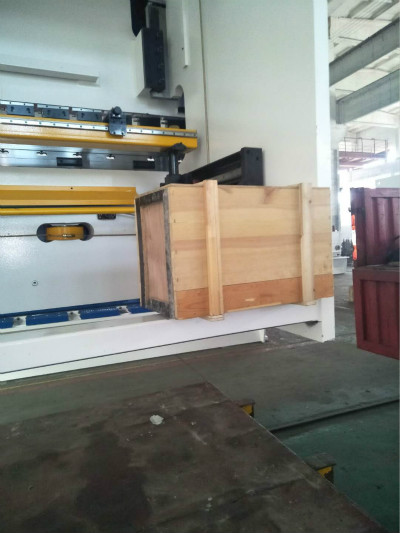 數(shù)控折彎機細節(jié)圖